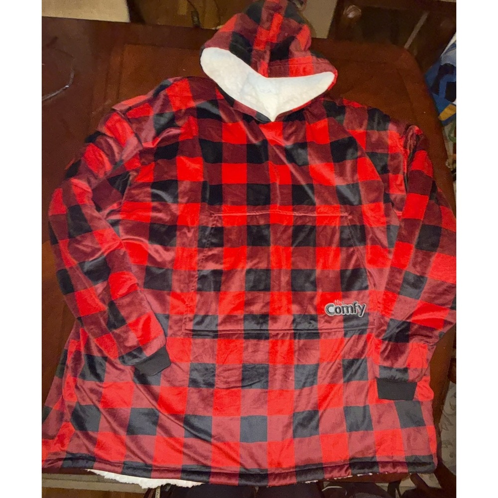 "The Comfy" Original Wearable Sherpa Blanket One Size Red Plaid Never Been Used